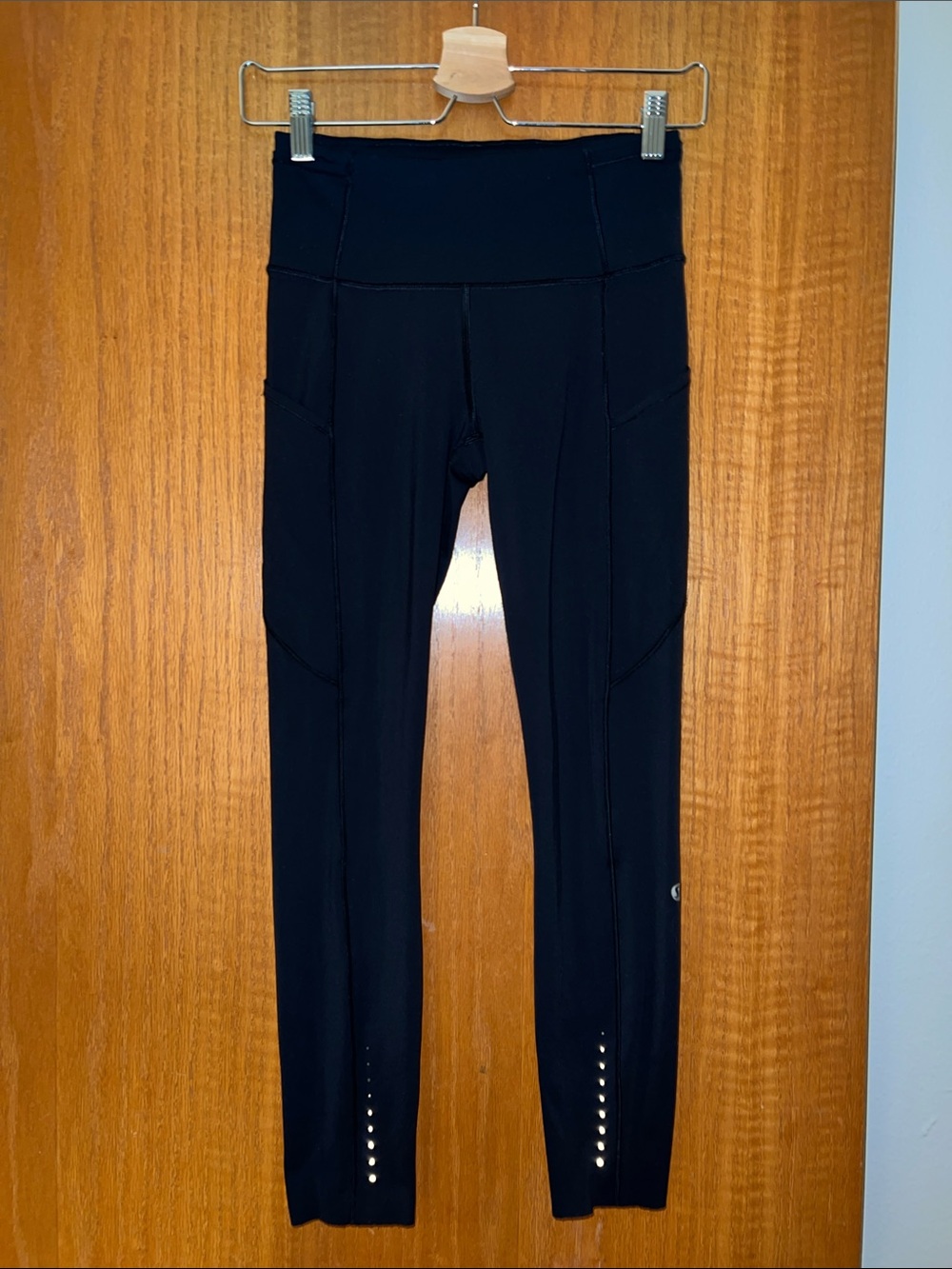 Lululemon Fast and Free High-Waisted Tight Size 4 Black with 5 pocket detail